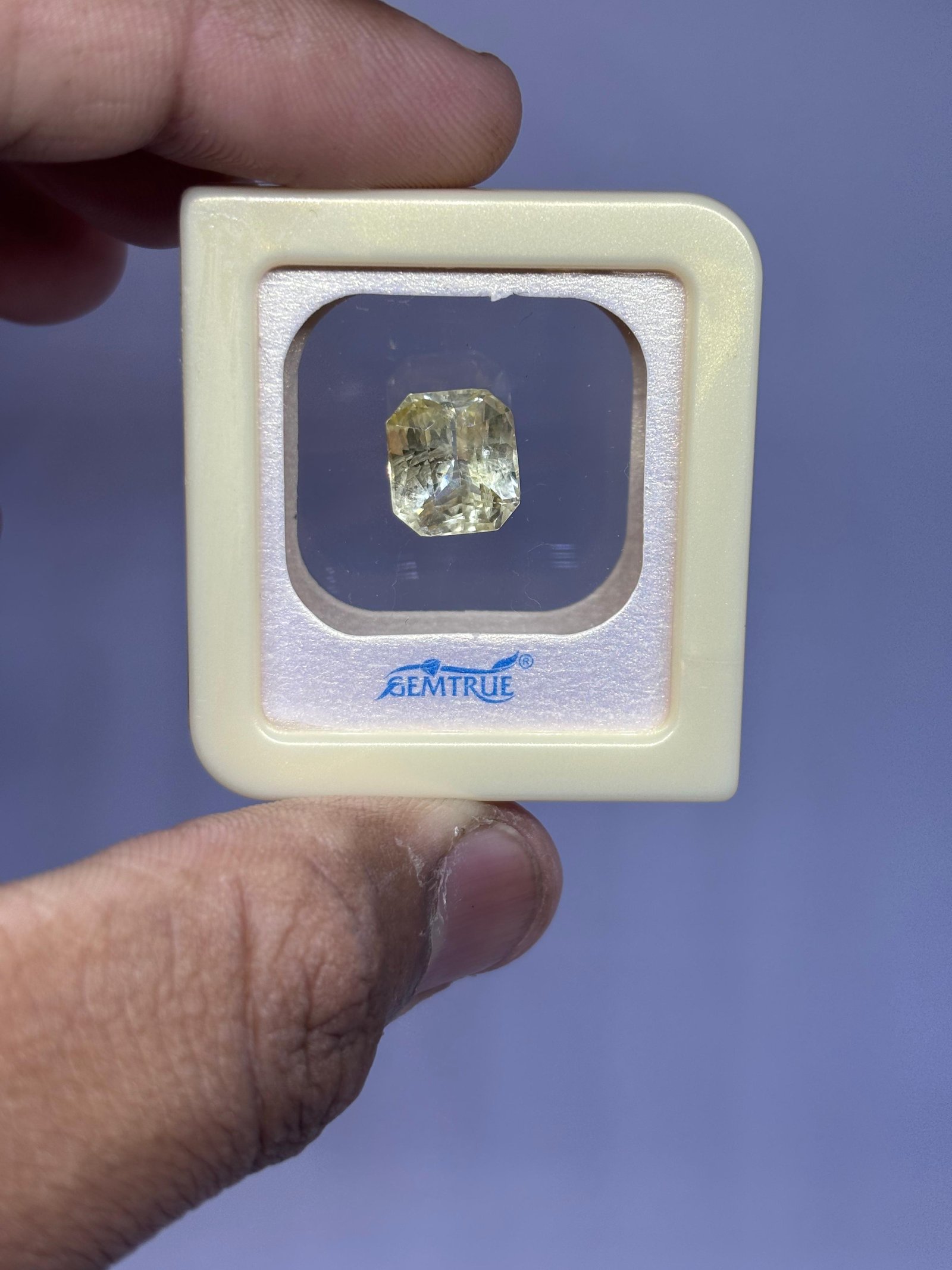 Yellow sapphire 