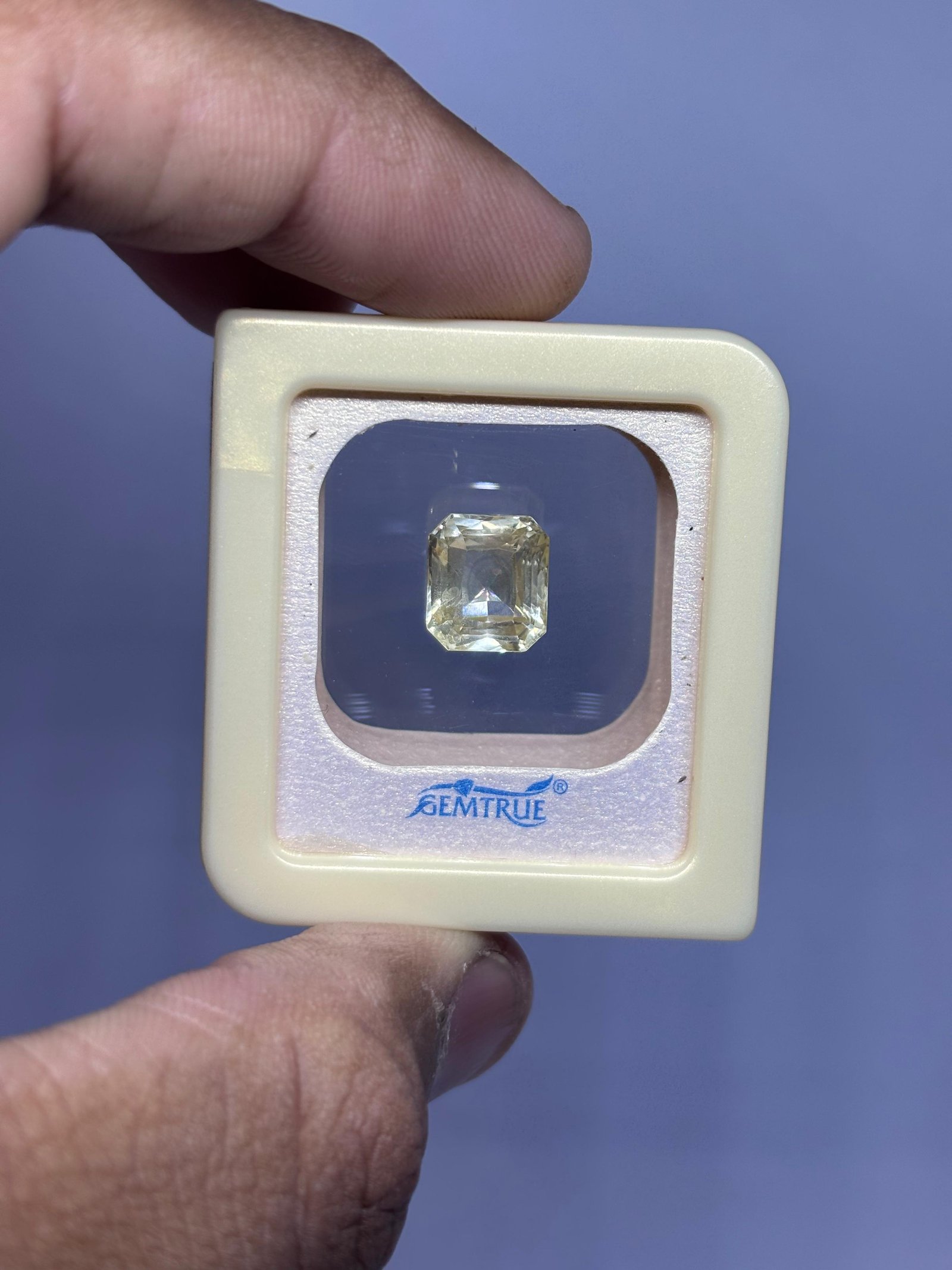 Yellow sapphire 